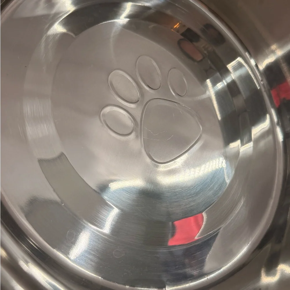 EUC Top Paw 4.31 Qt Stainless Steel Dog Bowl